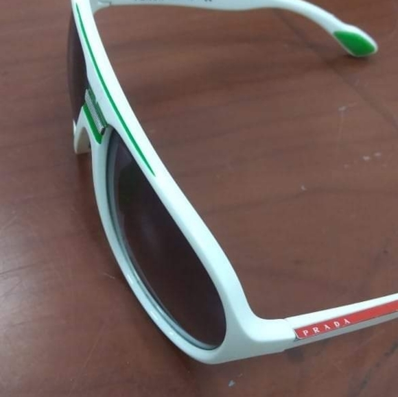 Prada Accessories - Preowned unisex prada sunglasses